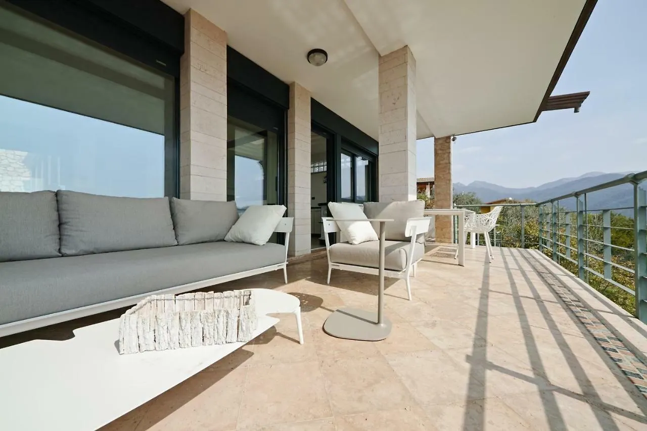 Villa Livia Luxury Роэ