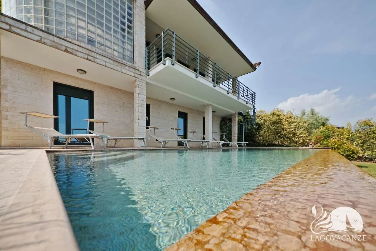 Villa Livia Luxury Роэ