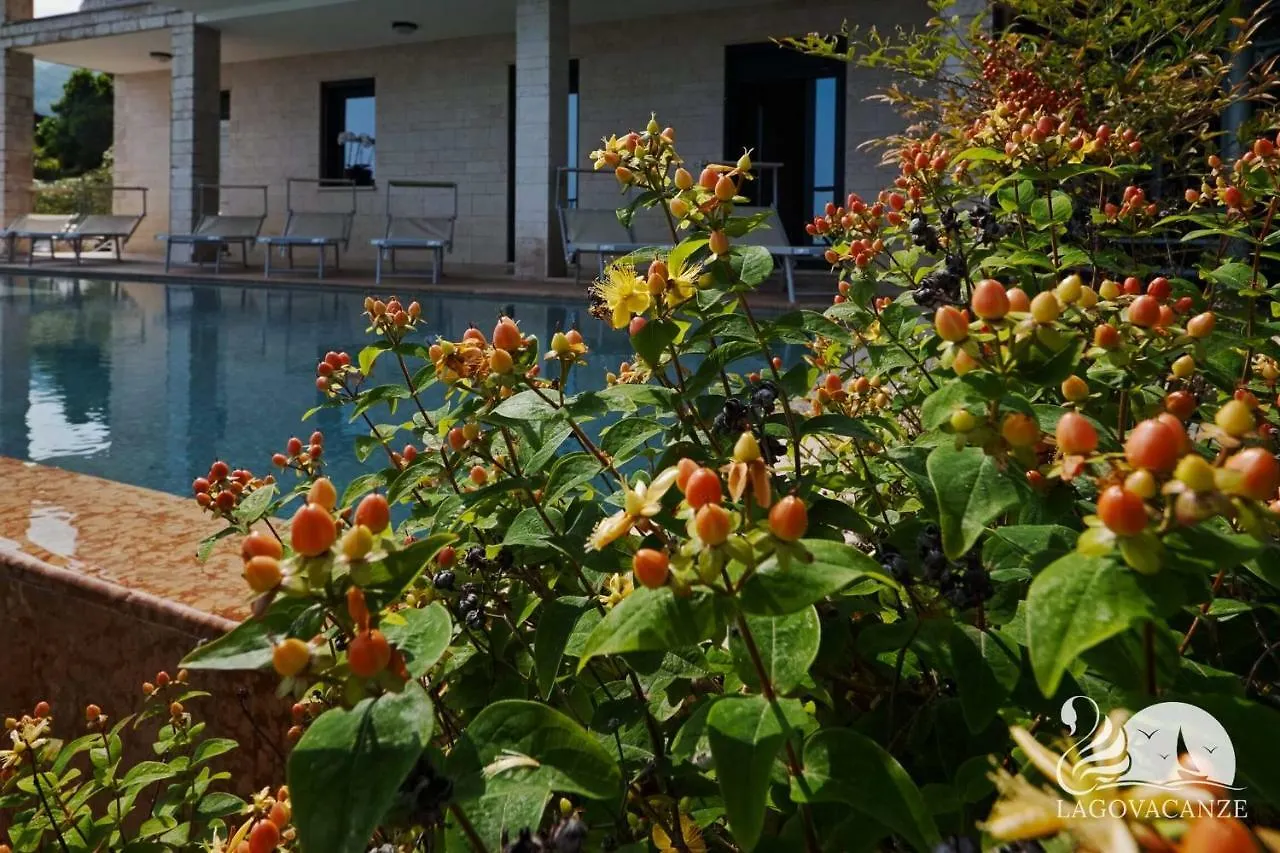 Villa Livia Luxury Роэ 0*,